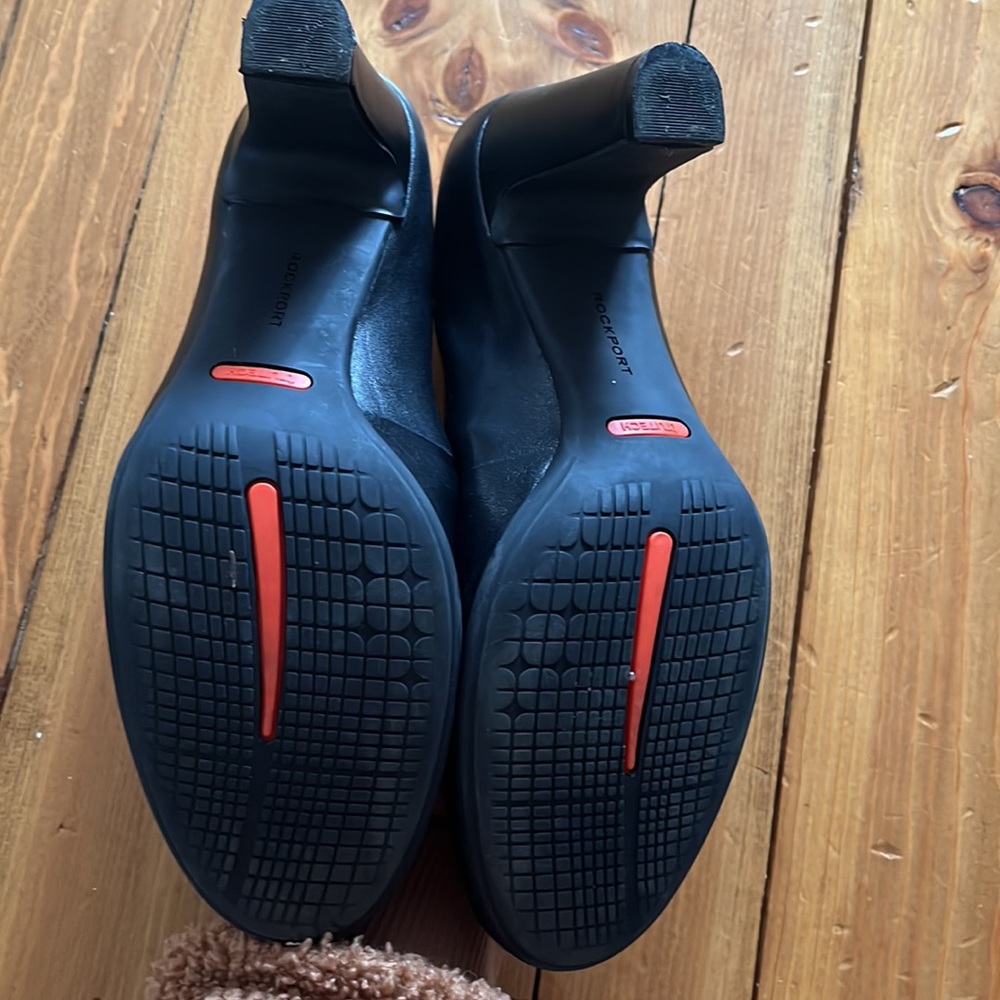 Rockport True Tech Black Heels - Picture 4 of 7
